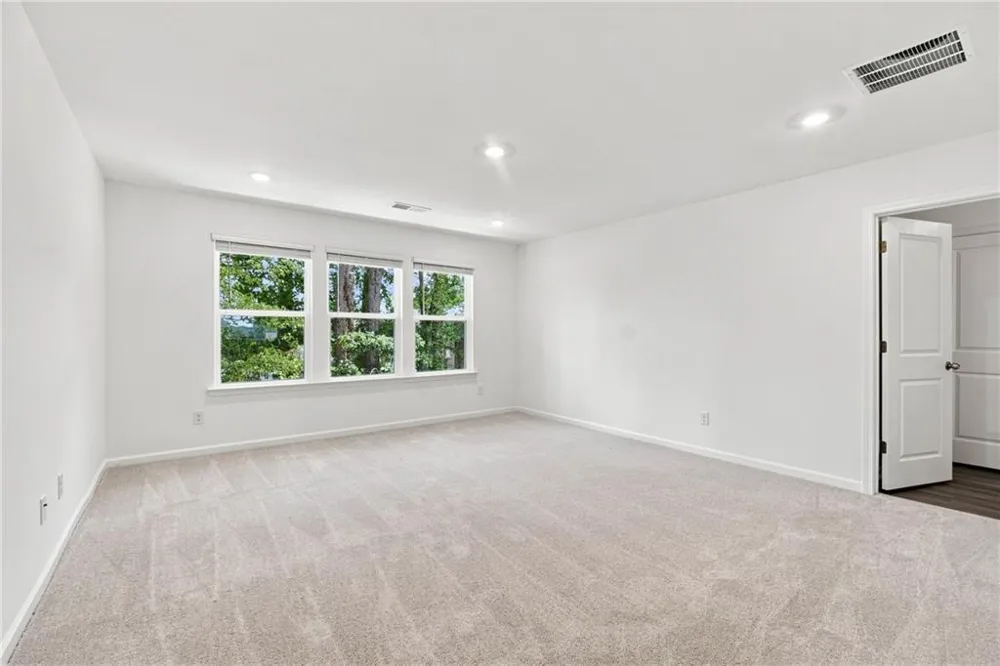 877 Rainwater Trace Lawrenceville, GA 30044