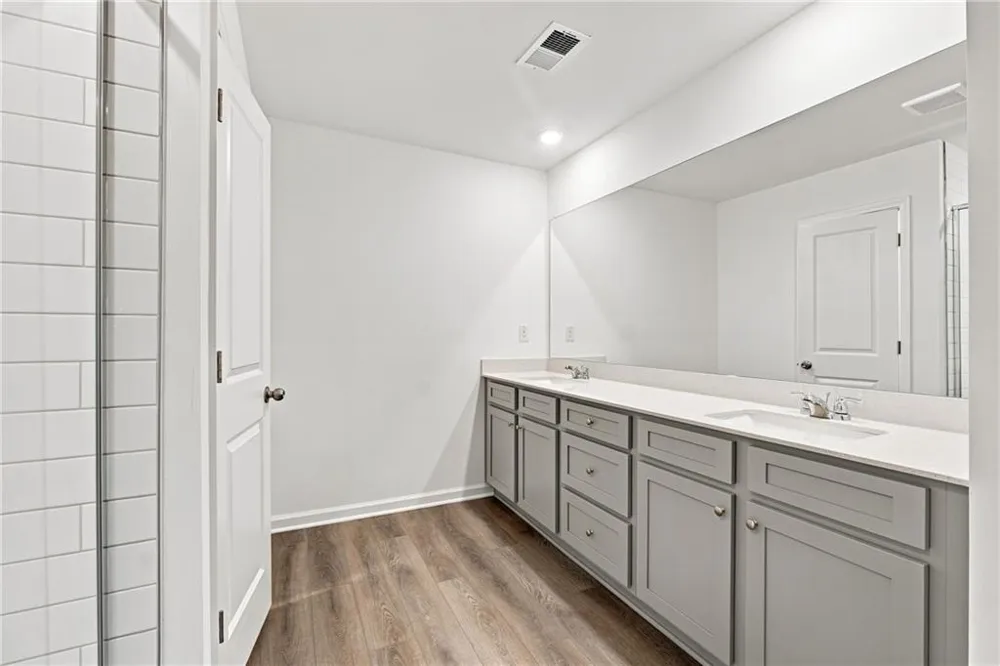 877 Rainwater Trace Lawrenceville, GA 30044