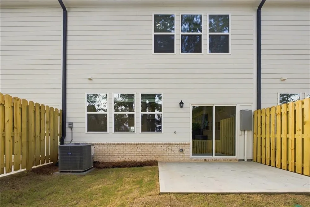 877 Rainwater Trace Lawrenceville, GA 30044