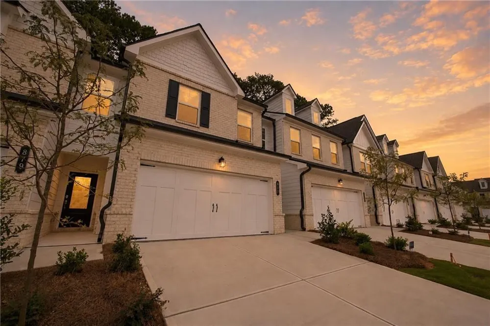 877 Rainwater Trace Lawrenceville, GA 30044