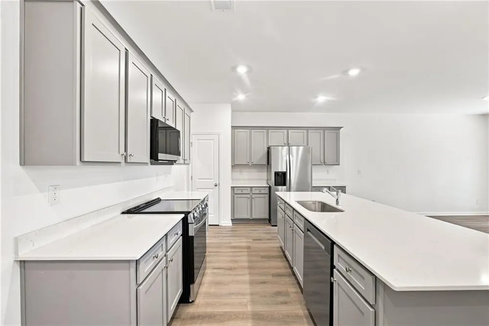 877 Rainwater Trace Lawrenceville, GA 30044
