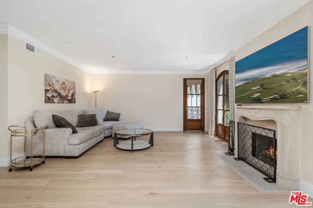 9249 Burton Way #302 Beverly Hills, CA 90210