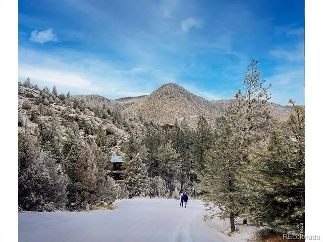 5 Mohawk Road Lyons, CO 80540