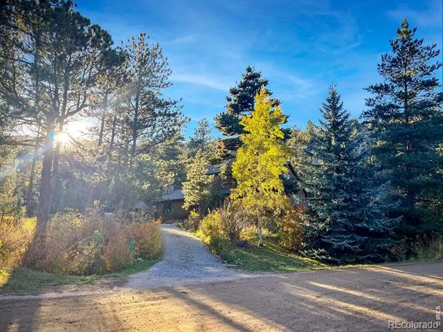 5 Mohawk Road Lyons, CO 80540