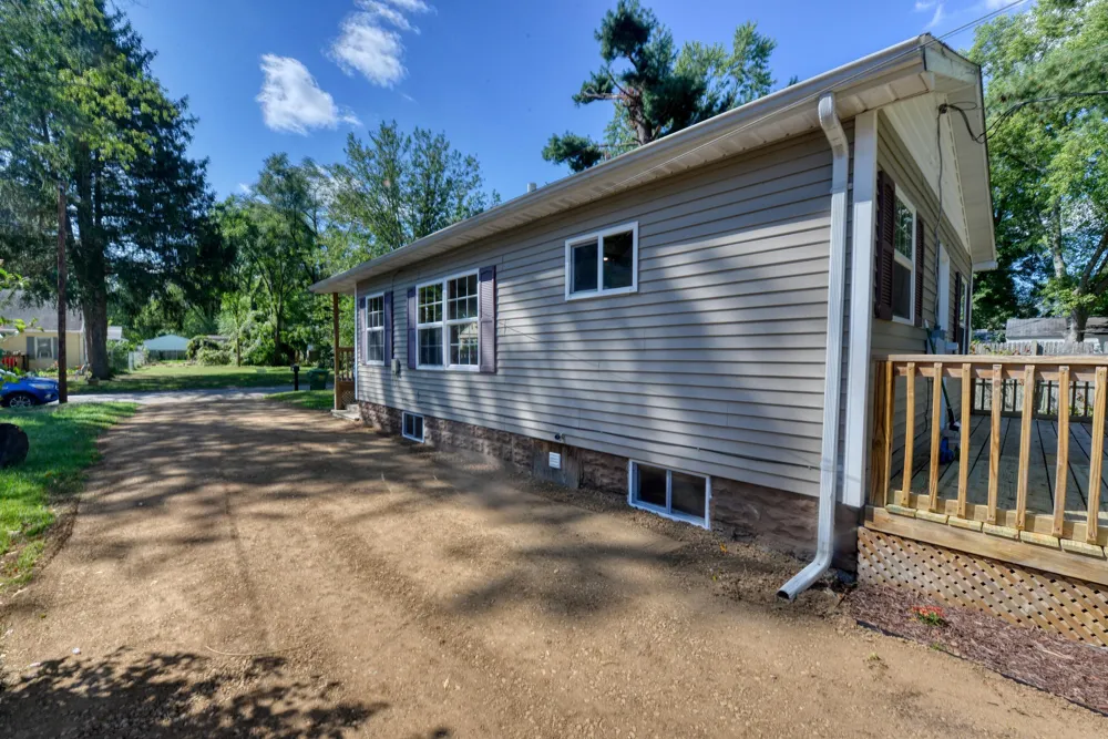 1621 Maple Street Niles, MI 49120