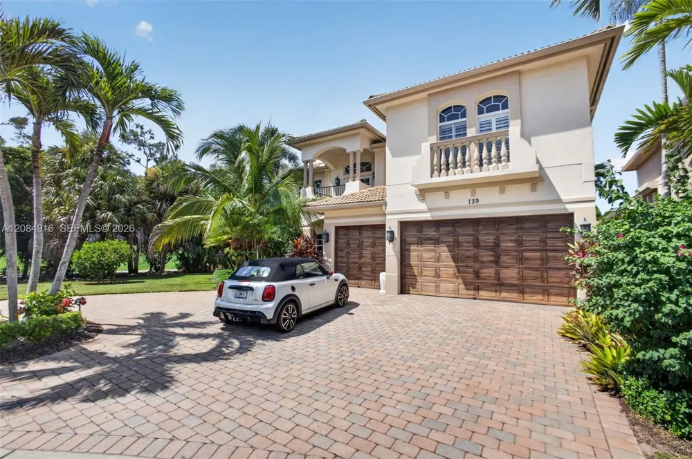 739 Cote Azur Dr Palm Beach Gardens, FL 33410
