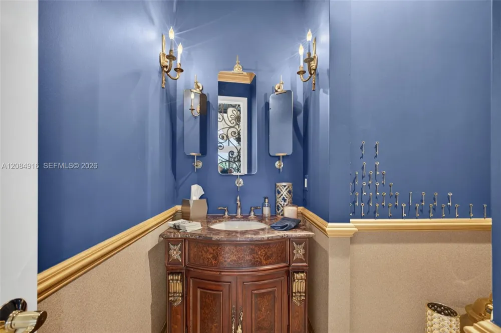 739 Cote Azur Dr Palm Beach Gardens, FL 33410