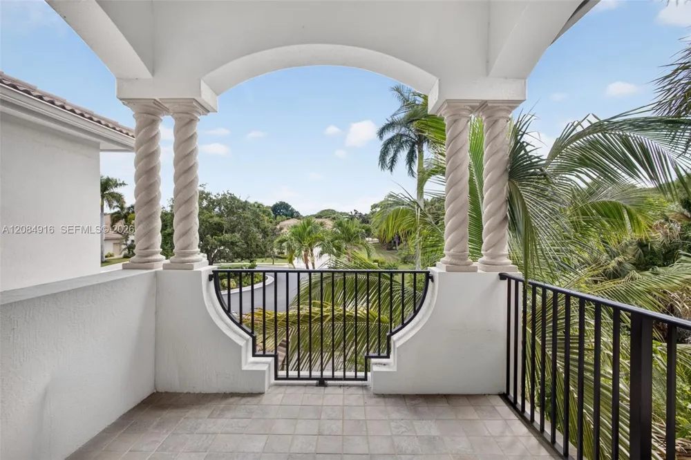 739 Cote Azur Dr Palm Beach Gardens, FL 33410