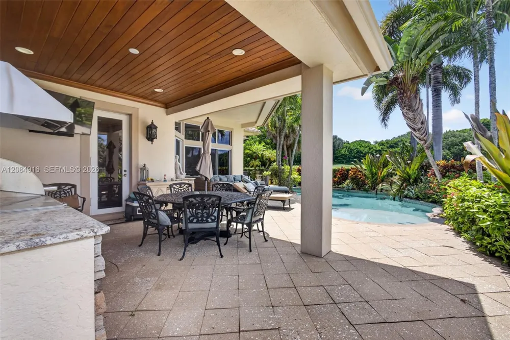 739 Cote Azur Dr Palm Beach Gardens, FL 33410
