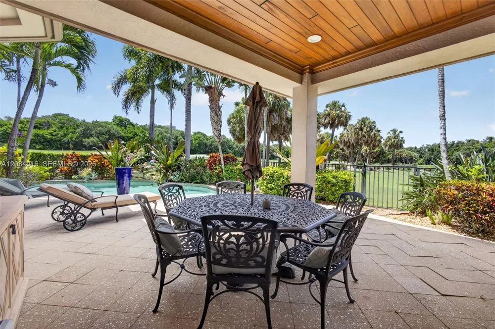 739 Cote Azur Dr Palm Beach Gardens, FL 33410