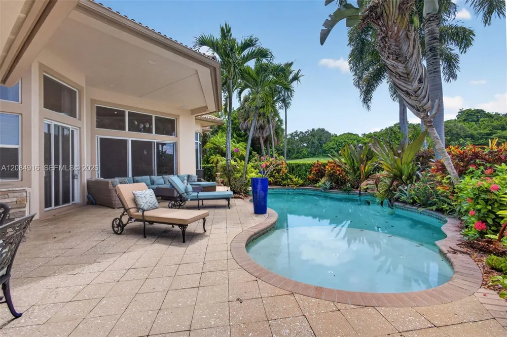 739 Cote Azur Dr Palm Beach Gardens, FL 33410