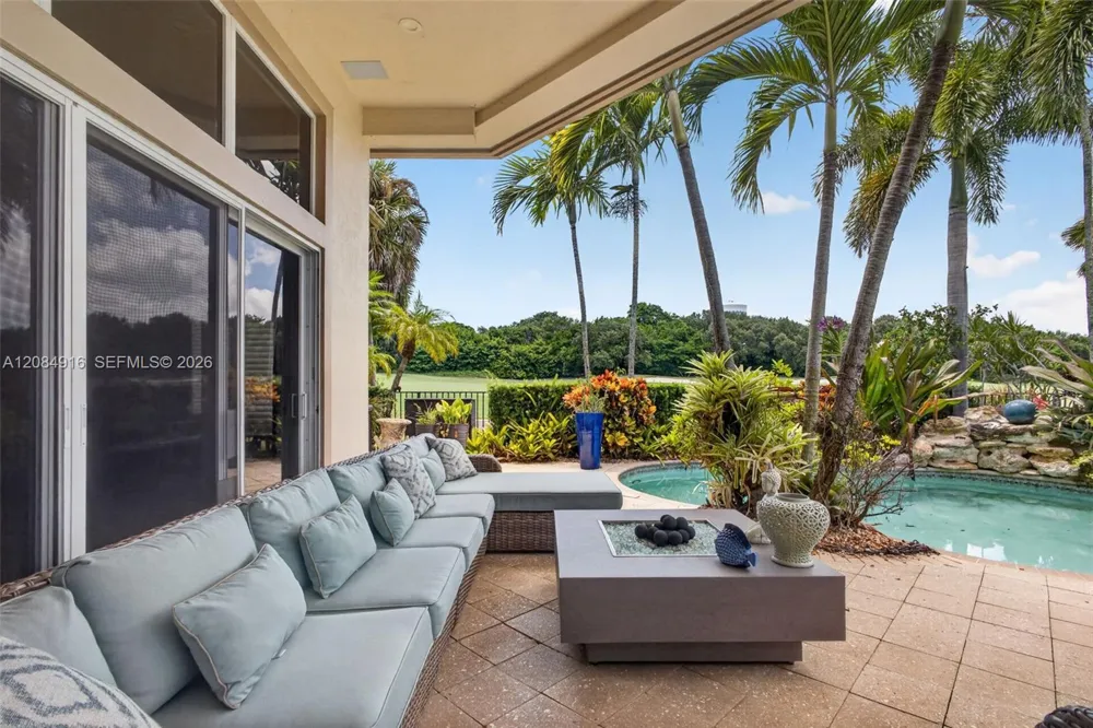 739 Cote Azur Dr Palm Beach Gardens, FL 33410