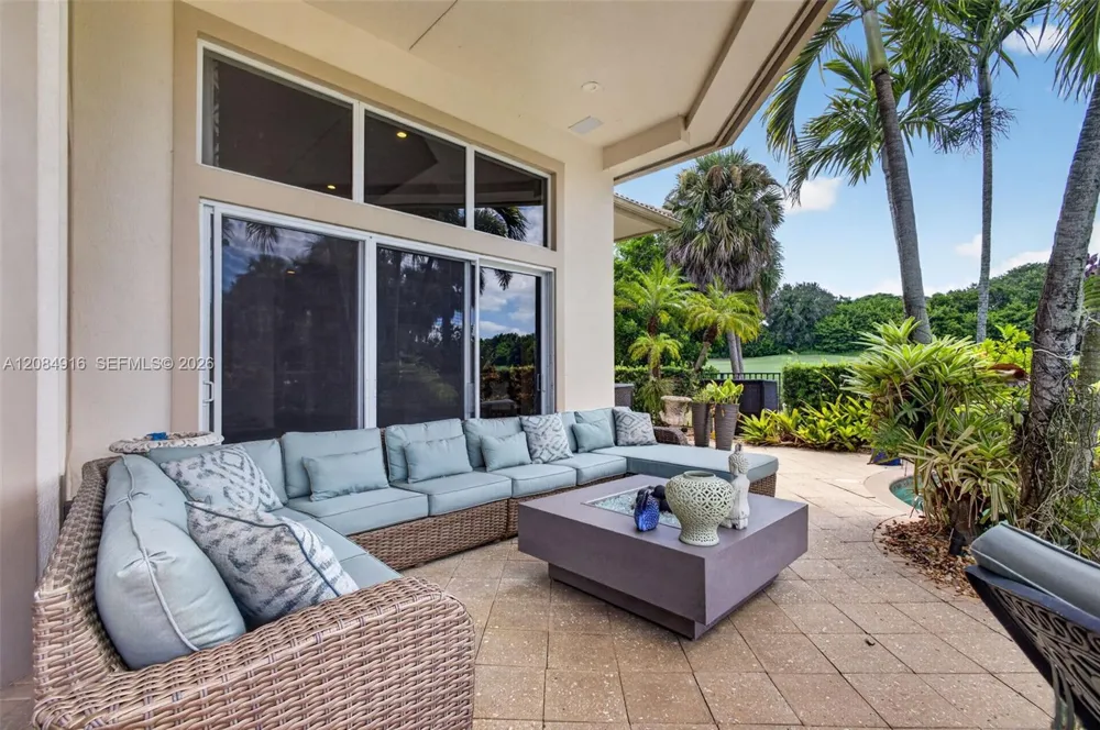 739 Cote Azur Dr Palm Beach Gardens, FL 33410