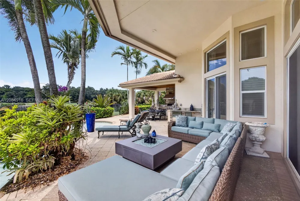 739 Cote Azur Dr Palm Beach Gardens, FL 33410