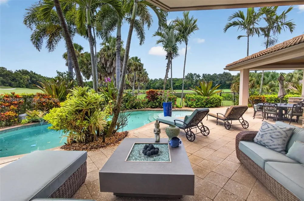 739 Cote Azur Dr Palm Beach Gardens, FL 33410