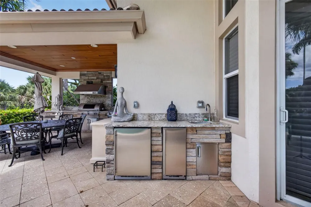 739 Cote Azur Dr Palm Beach Gardens, FL 33410