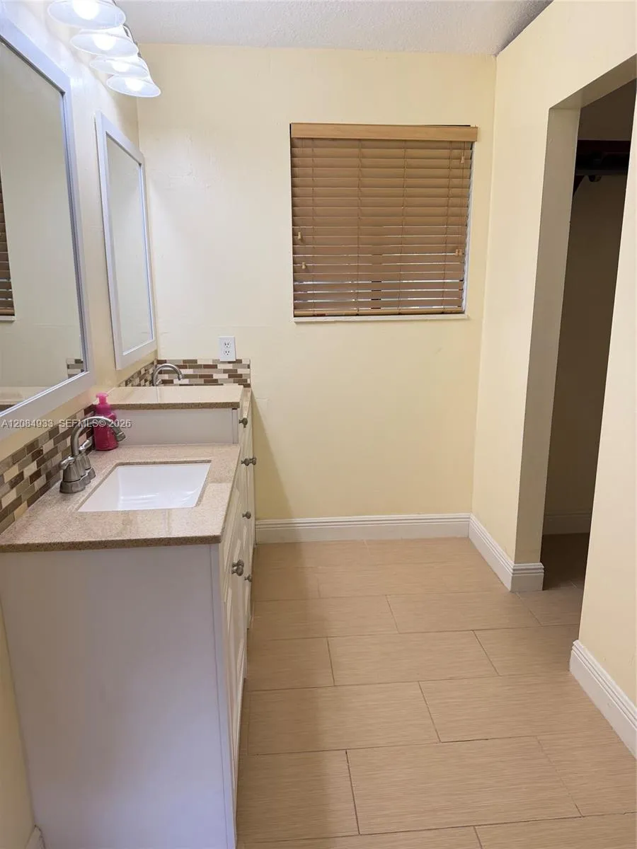 12816 SW 91st Ct Miami, FL 33176