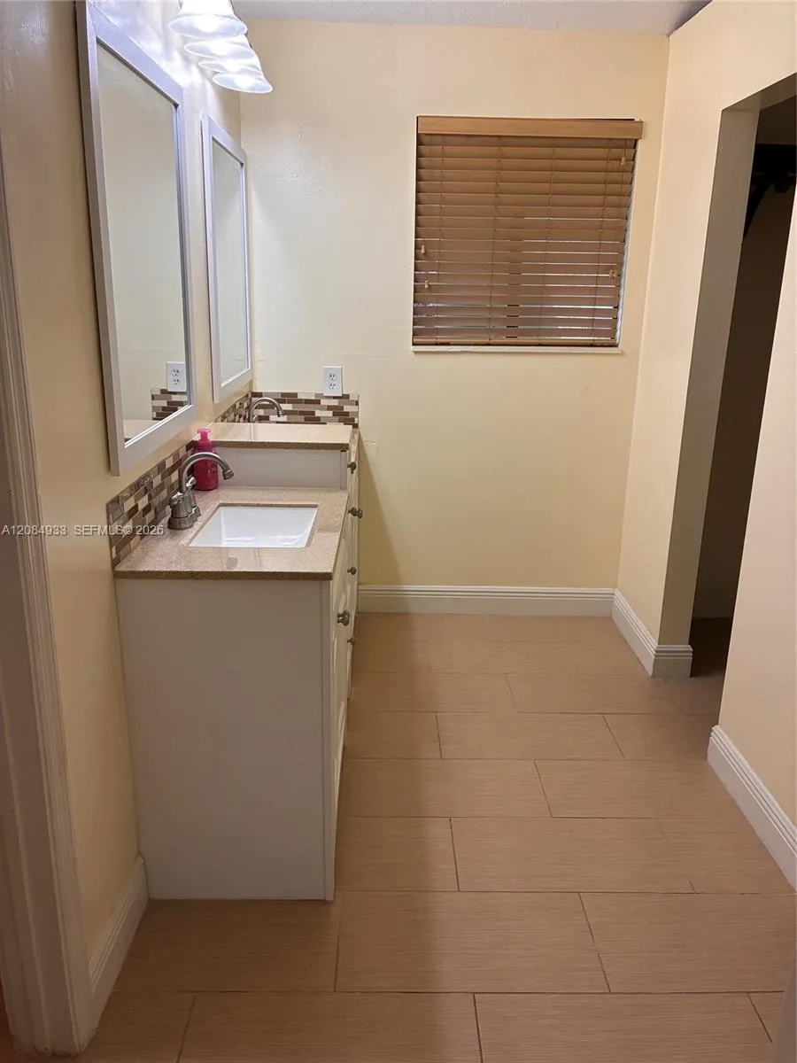 12816 SW 91st Ct Miami, FL 33176