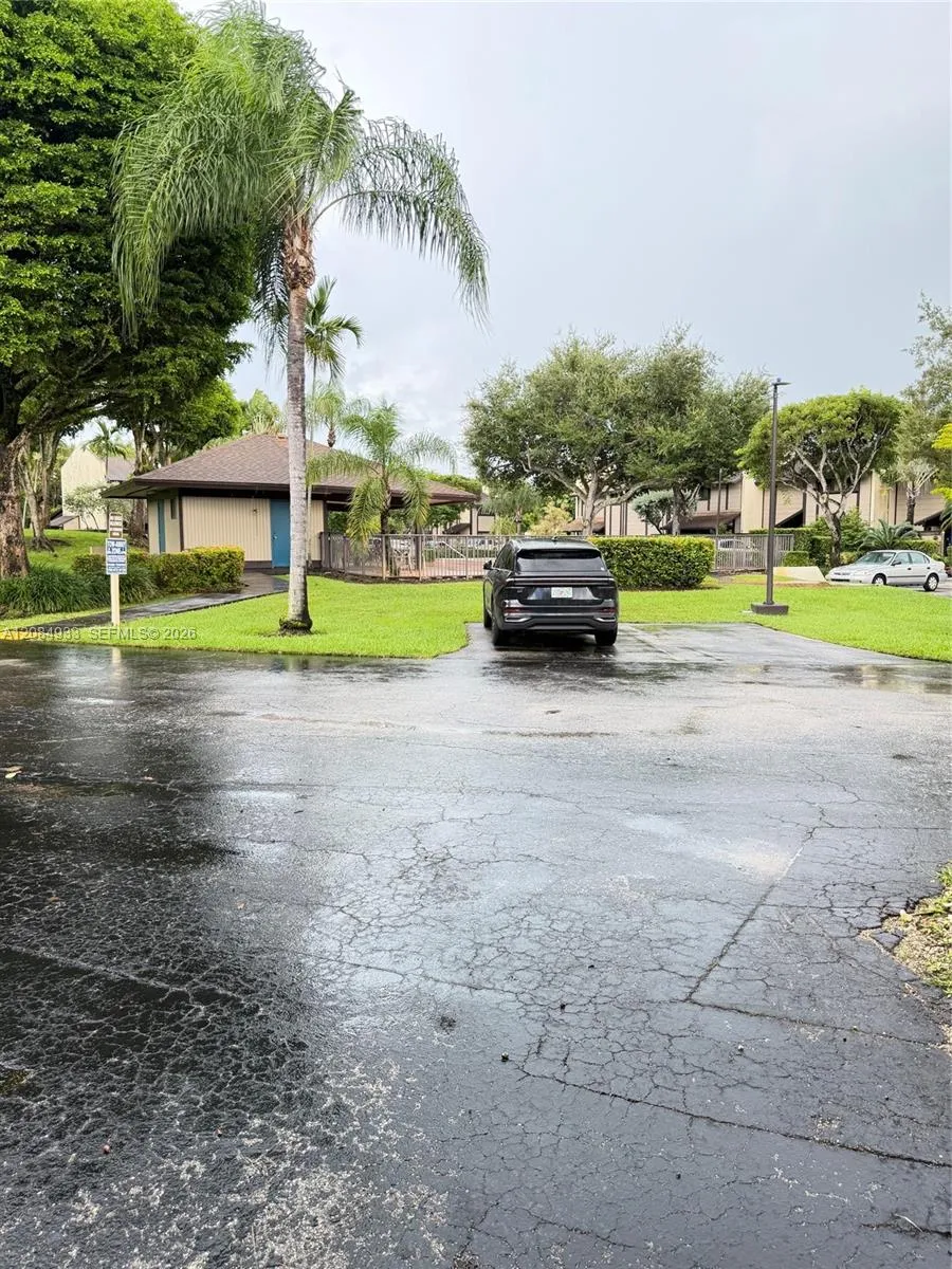 12816 SW 91st Ct Miami, FL 33176