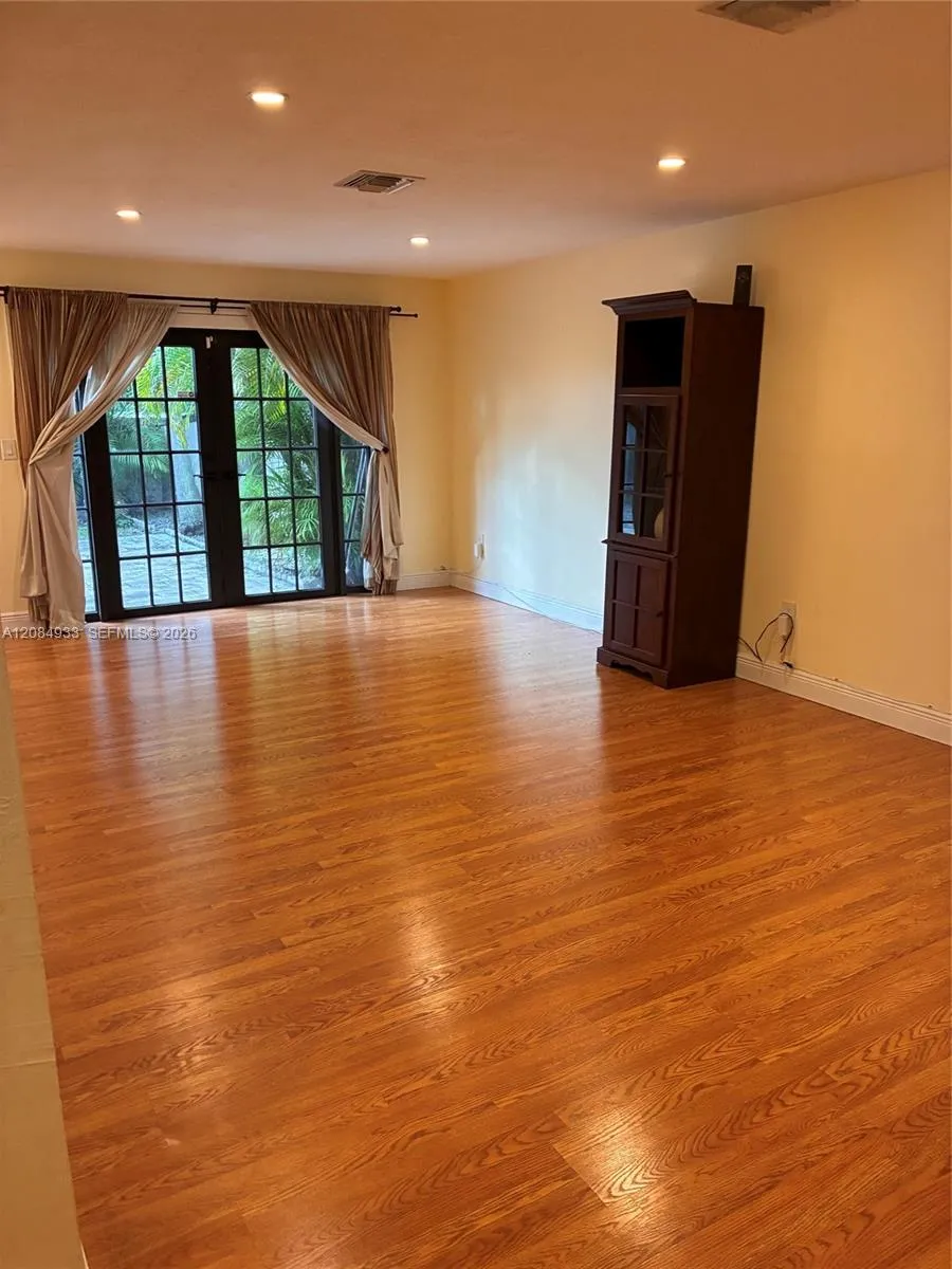 12816 SW 91st Ct Miami, FL 33176