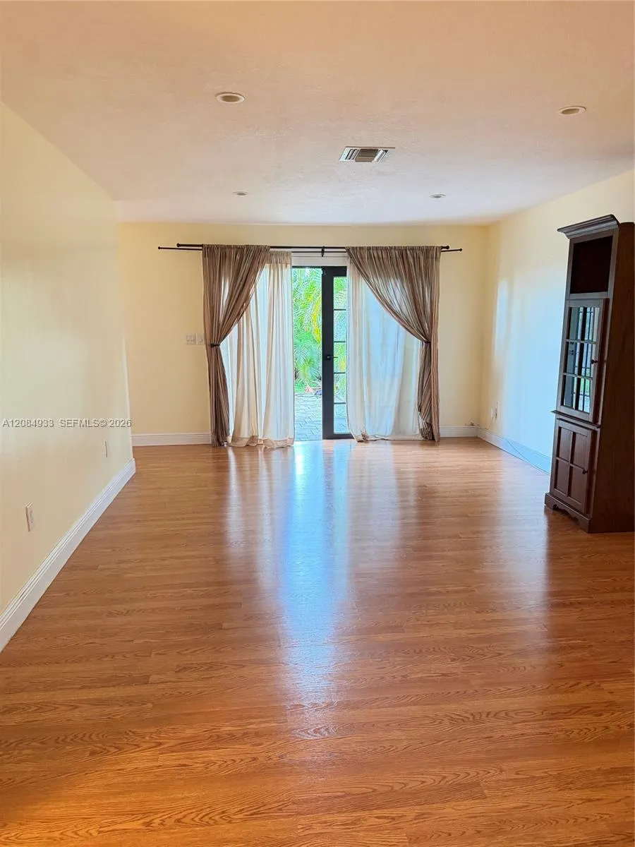 12816 SW 91st Ct Miami, FL 33176