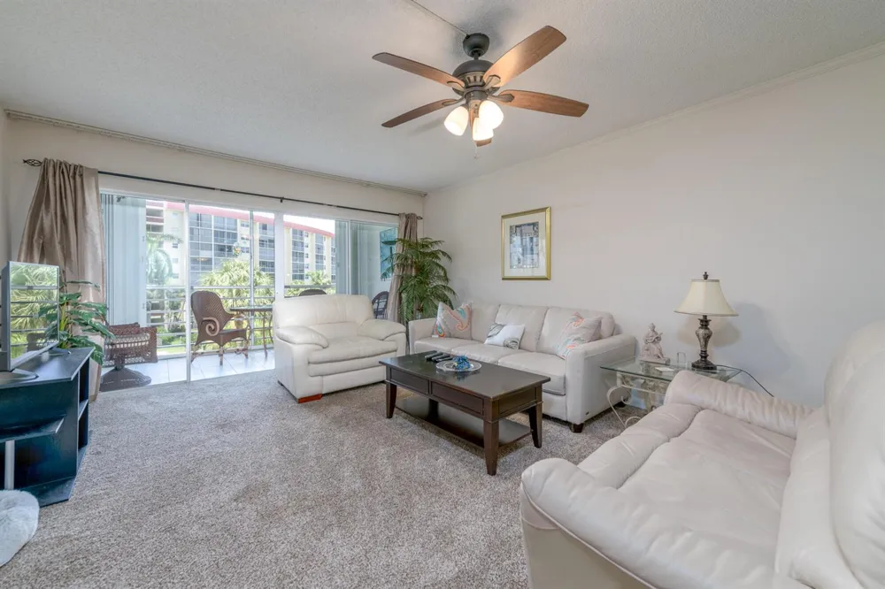 2731 NE 14TH ST #427 Pompano Beach, FL 33062