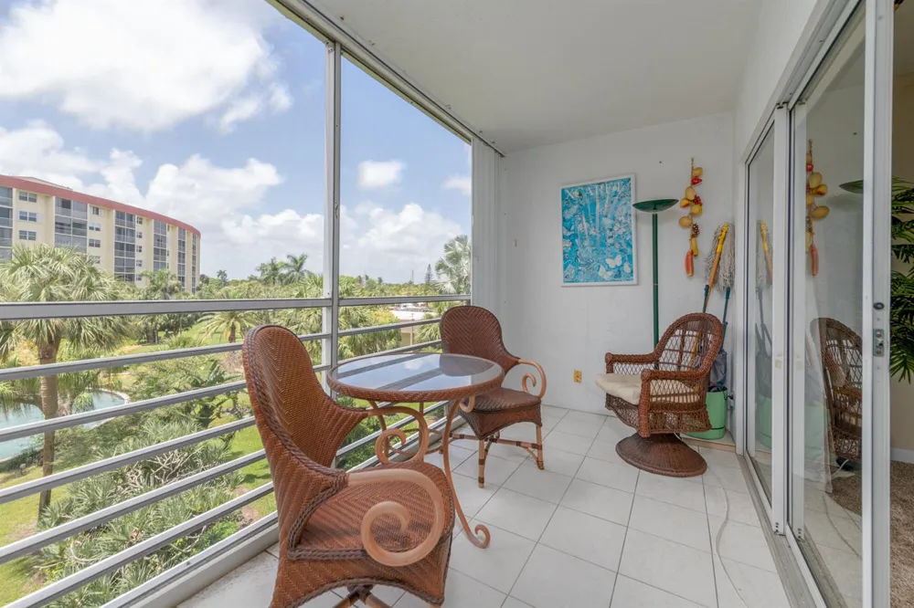 2731 NE 14TH ST #427 Pompano Beach, FL 33062