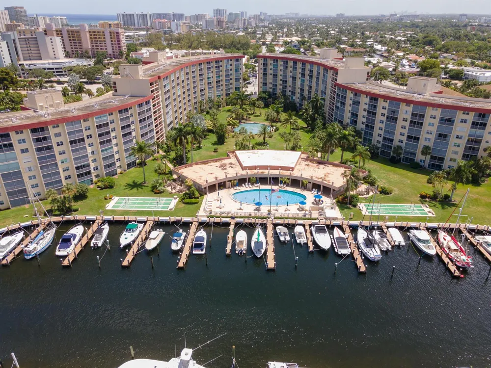 2731 NE 14TH ST #427 Pompano Beach, FL 33062