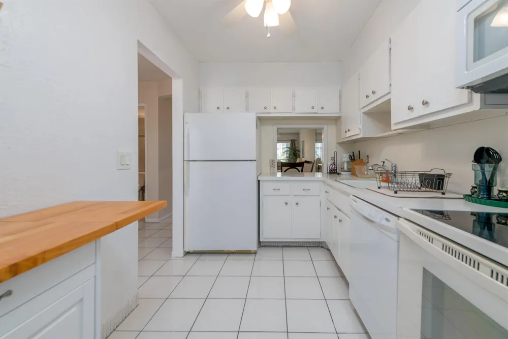 2731 NE 14TH ST #427 Pompano Beach, FL 33062