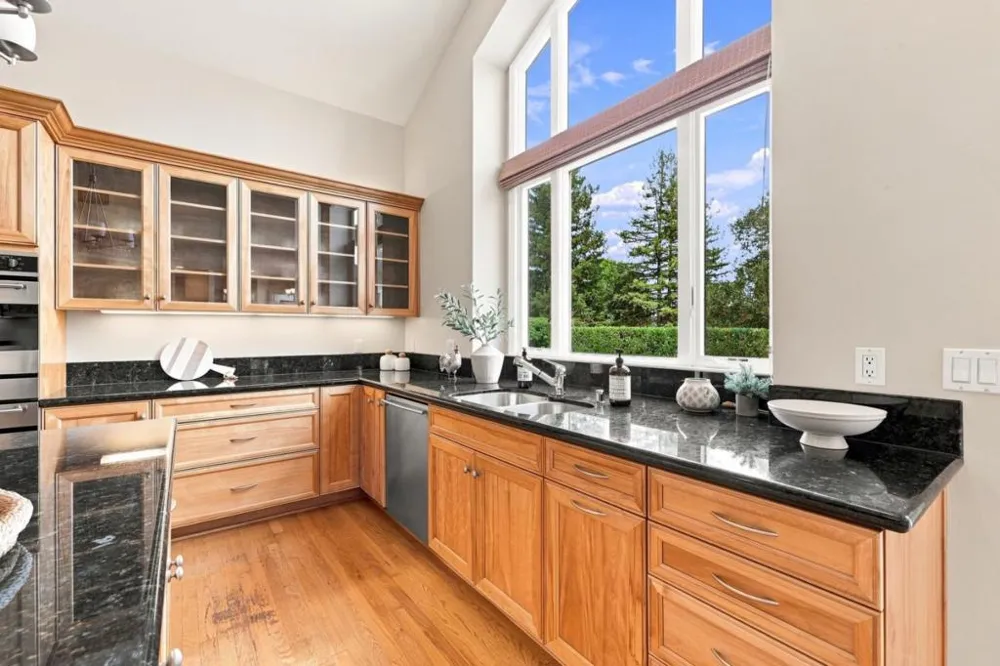 18113 Saratoga Los Gatos Road Monte Sereno, CA 95030