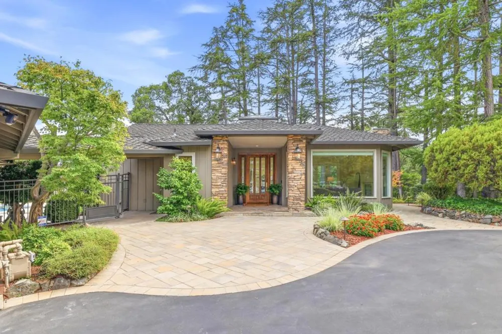 18113 Saratoga Los Gatos Road Monte Sereno, CA 95030