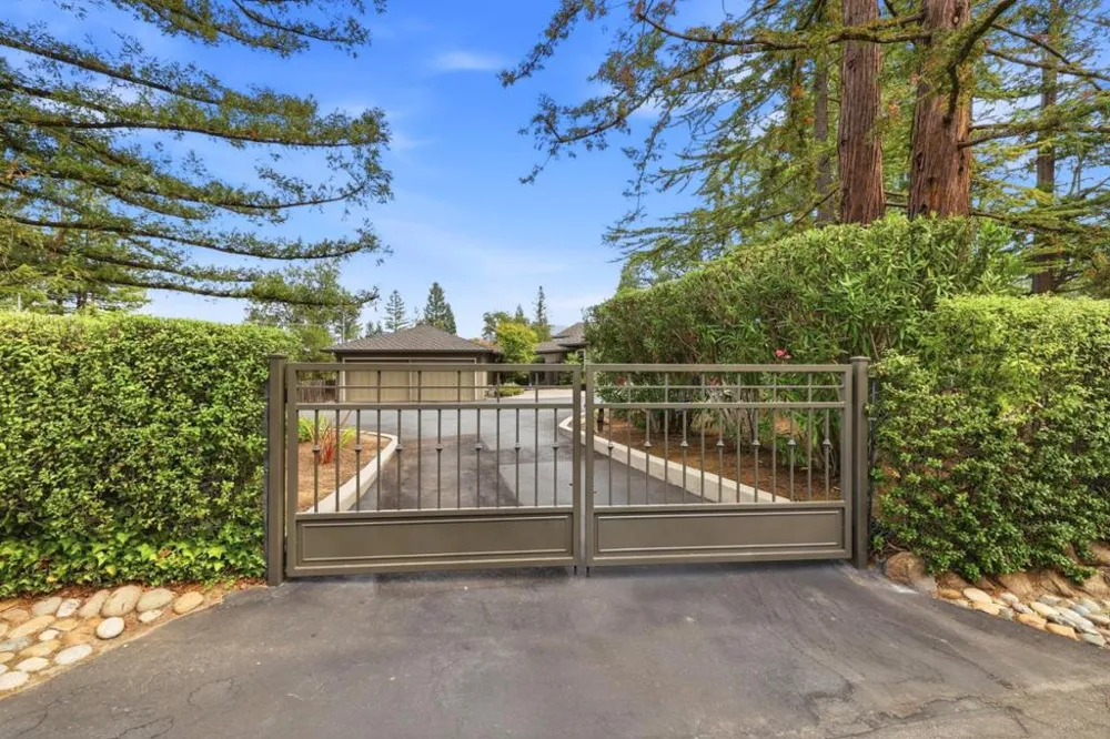 18113 Saratoga Los Gatos Road Monte Sereno, CA 95030