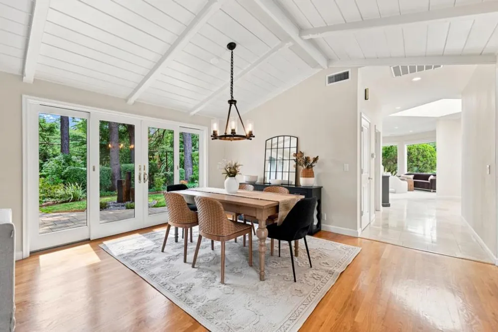18113 Saratoga Los Gatos Road Monte Sereno, CA 95030