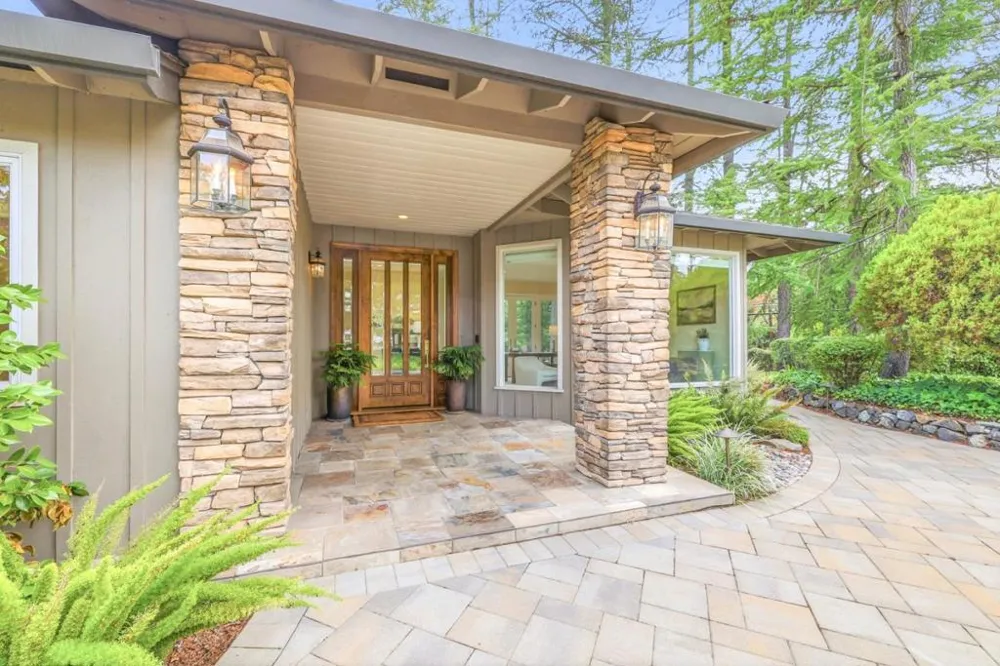 18113 Saratoga Los Gatos Road Monte Sereno, CA 95030