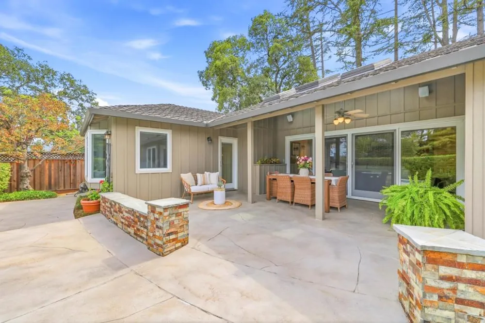 18113 Saratoga Los Gatos Road Monte Sereno, CA 95030