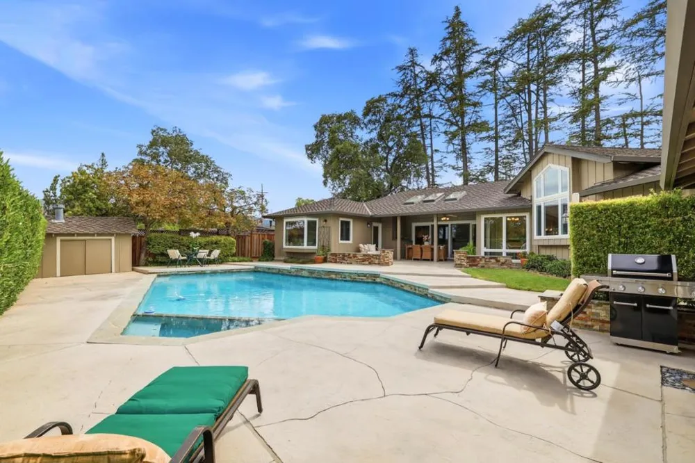 18113 Saratoga Los Gatos Road Monte Sereno, CA 95030