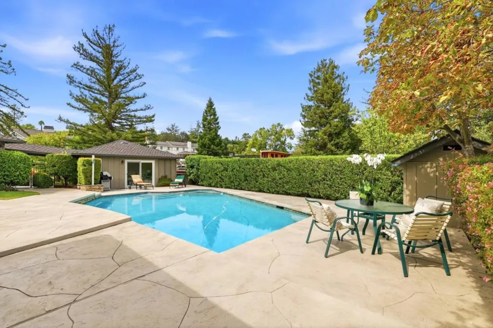 18113 Saratoga Los Gatos Road Monte Sereno, CA 95030