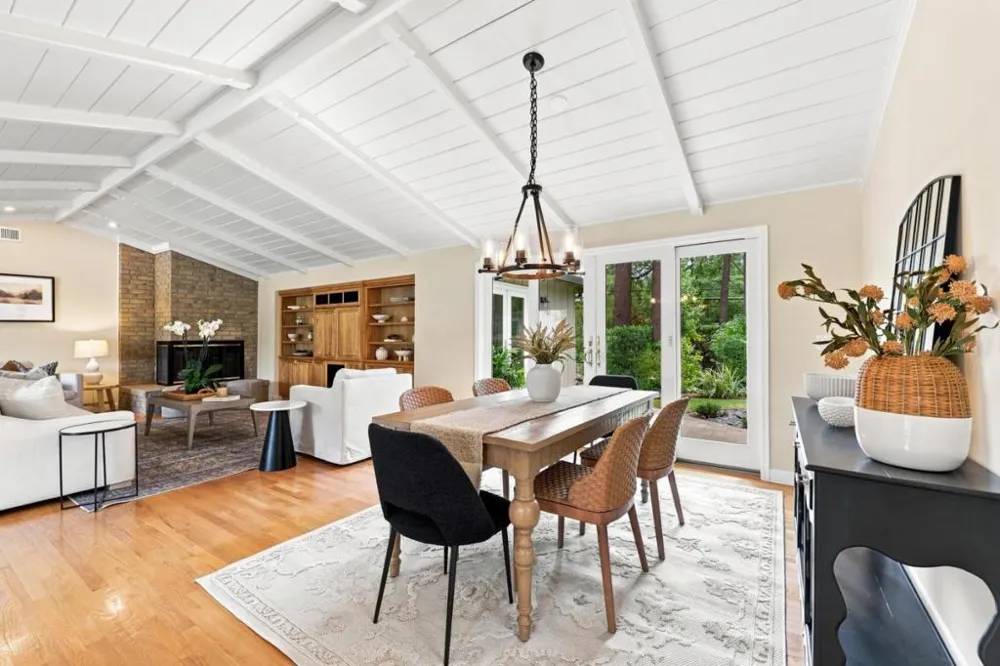 18113 Saratoga Los Gatos Road Monte Sereno, CA 95030