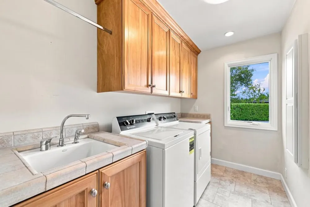 18113 Saratoga Los Gatos Road Monte Sereno, CA 95030