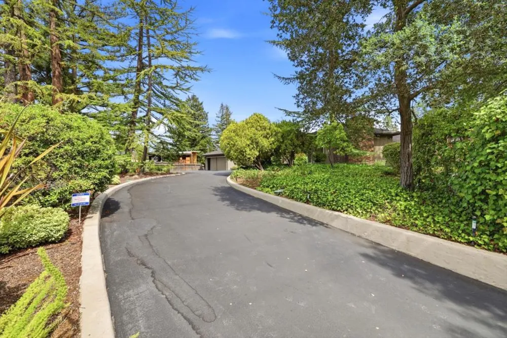 18113 Saratoga Los Gatos Road Monte Sereno, CA 95030