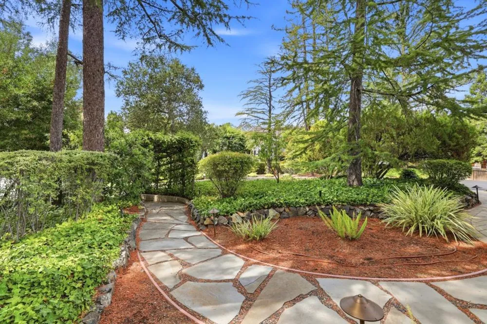 18113 Saratoga Los Gatos Road Monte Sereno, CA 95030