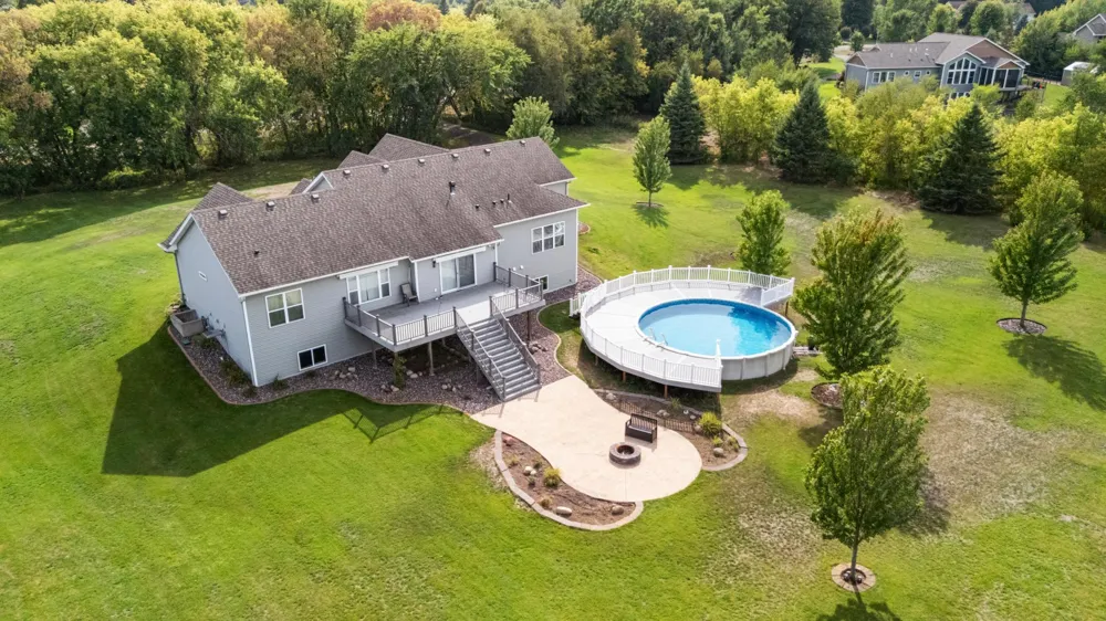 10972 255th Avenue NW Zimmerman, MN 55398