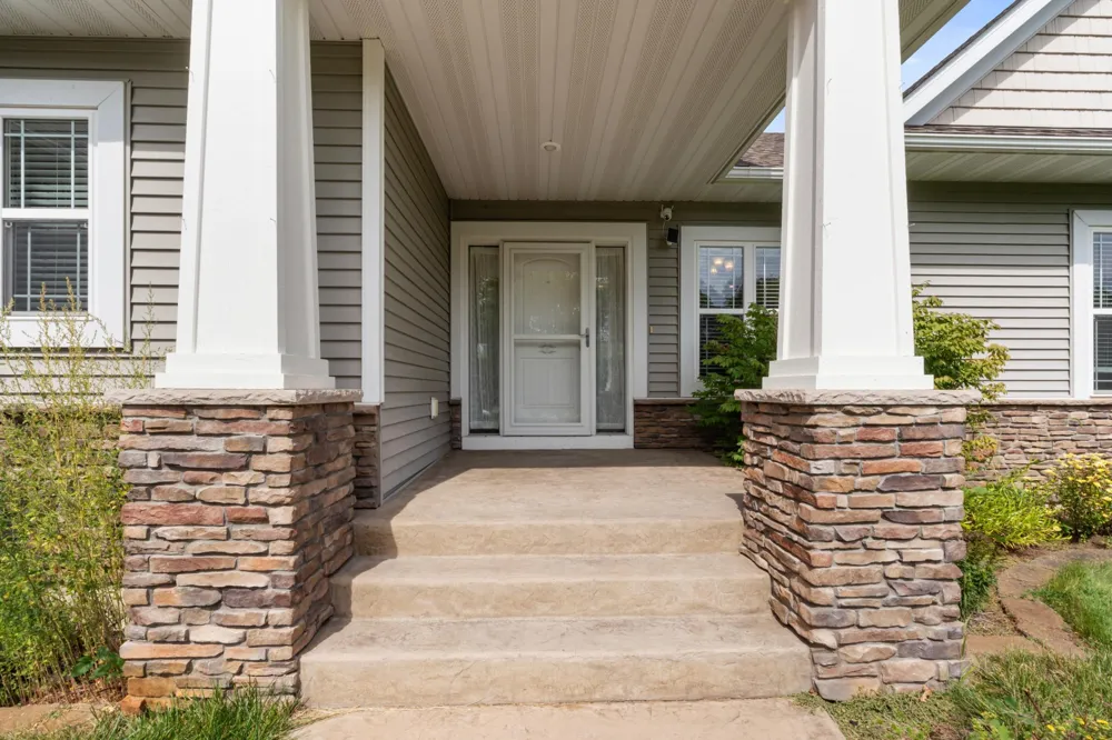 10972 255th Avenue NW Zimmerman, MN 55398