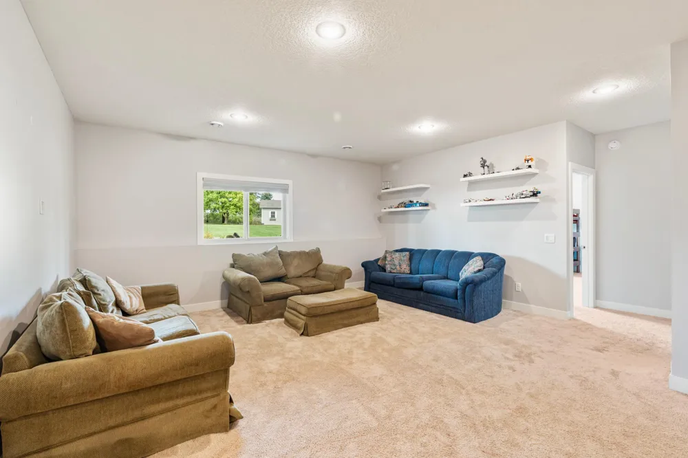 10972 255th Avenue NW Zimmerman, MN 55398