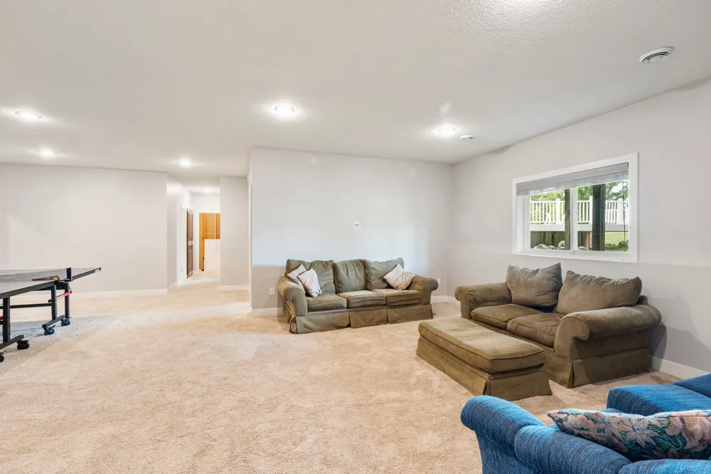 10972 255th Avenue NW Zimmerman, MN 55398