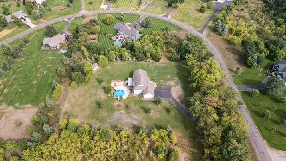 10972 255th Avenue NW Zimmerman, MN 55398