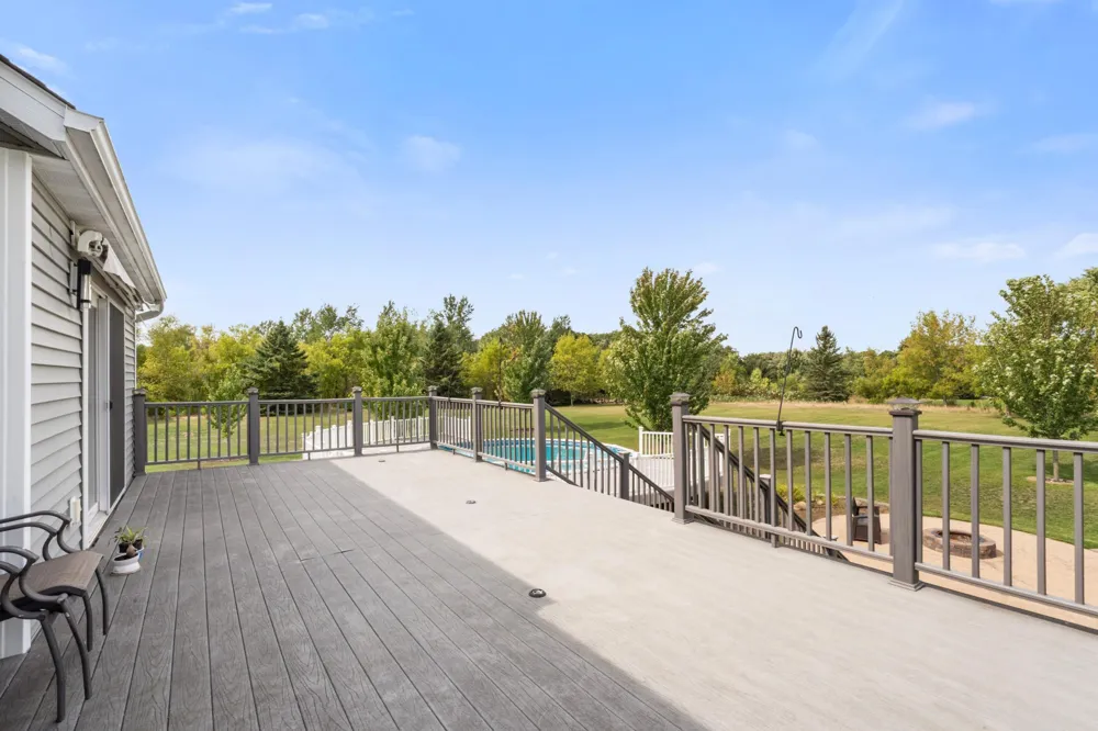 10972 255th Avenue NW Zimmerman, MN 55398