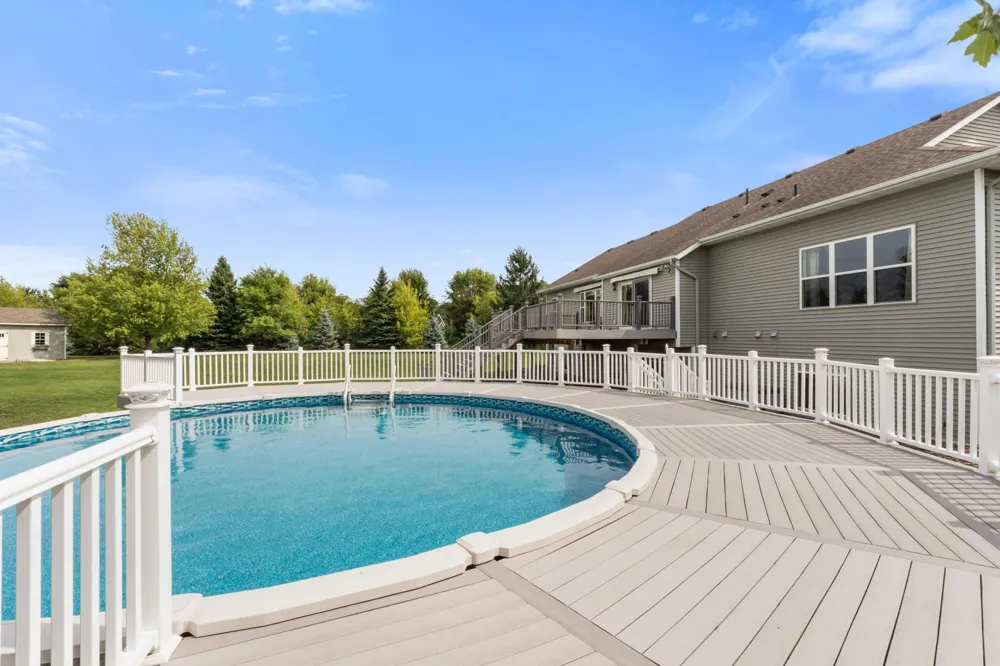 10972 255th Avenue NW Zimmerman, MN 55398