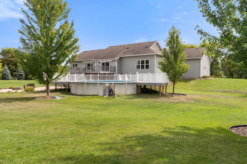 10972 255th Avenue NW Zimmerman, MN 55398