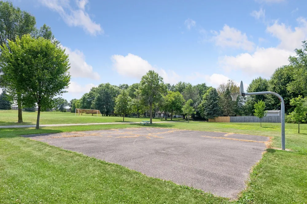8585 Chanhassen Hills Drive S Chanhassen, MN 55317